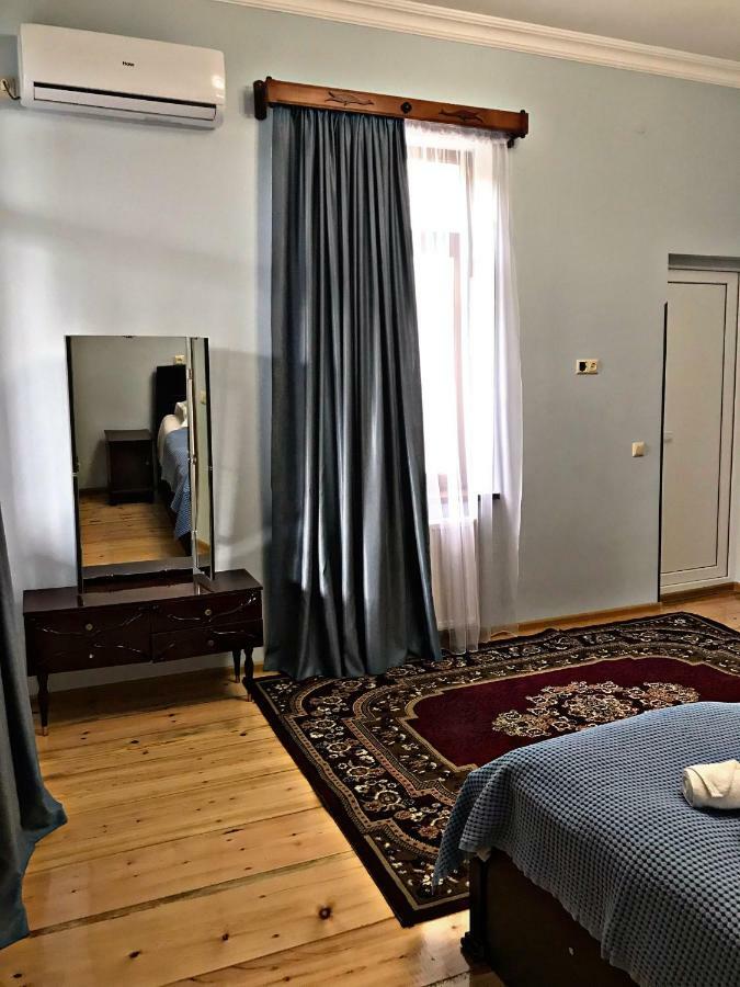 Season Hotel Kutaisi Bagian luar foto